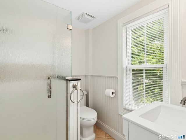 220 West Avenue B, Darien, CT 06820