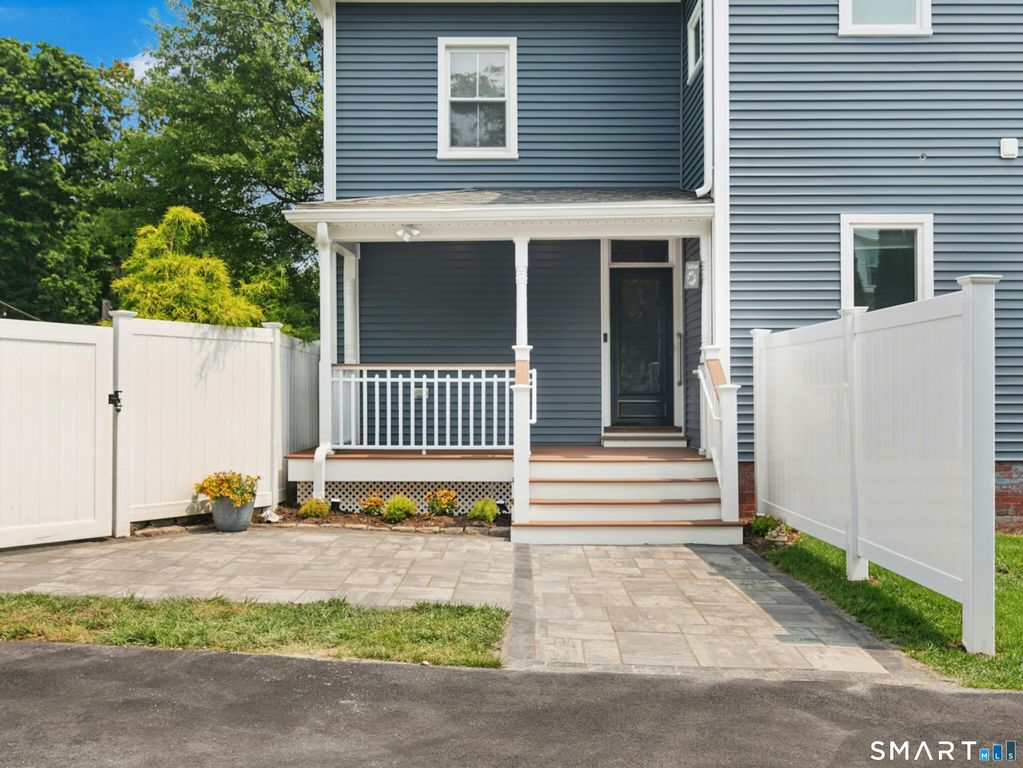 220 West Avenue B, Darien, CT 06820