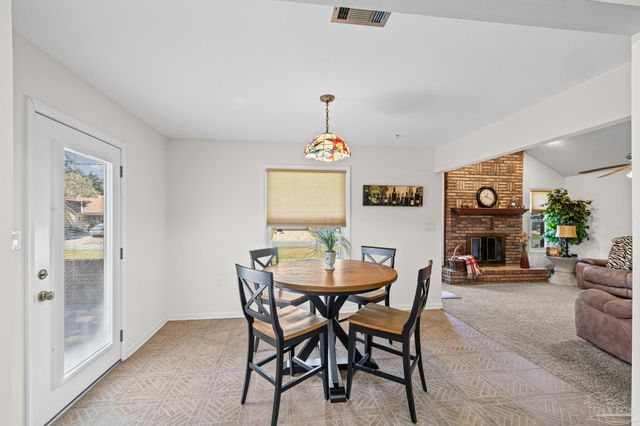 2176 Calle De Cantabria, Navarre, FL 32566