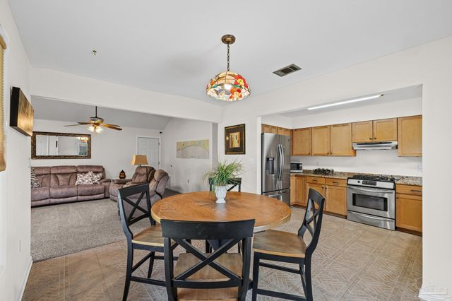 2176 Calle De Cantabria, Navarre, FL 32566