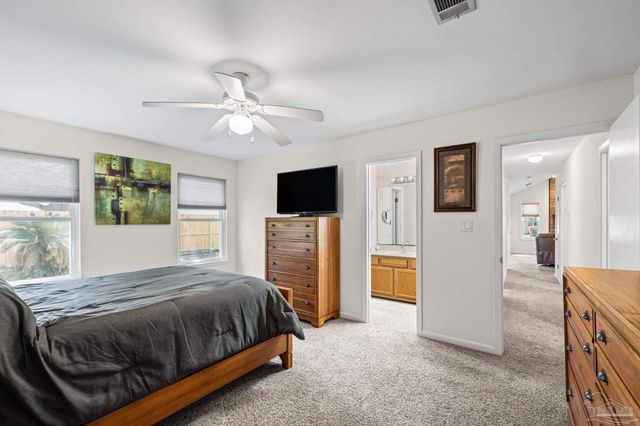2176 Calle De Cantabria, Navarre, FL 32566