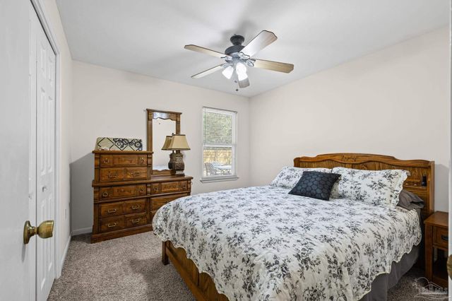 2176 Calle De Cantabria, Navarre, FL 32566