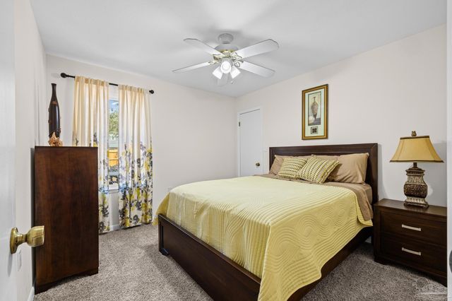 2176 Calle De Cantabria, Navarre, FL 32566