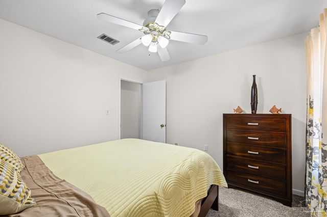 2176 Calle De Cantabria, Navarre, FL 32566