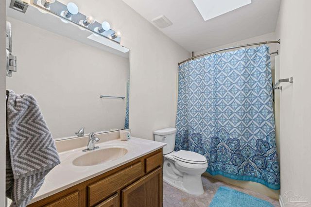 2176 Calle De Cantabria, Navarre, FL 32566