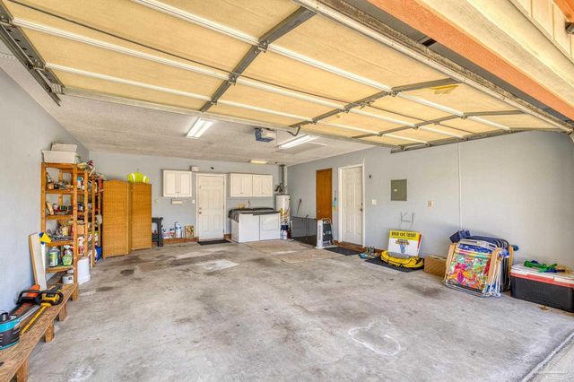 2176 Calle De Cantabria, Navarre, FL 32566