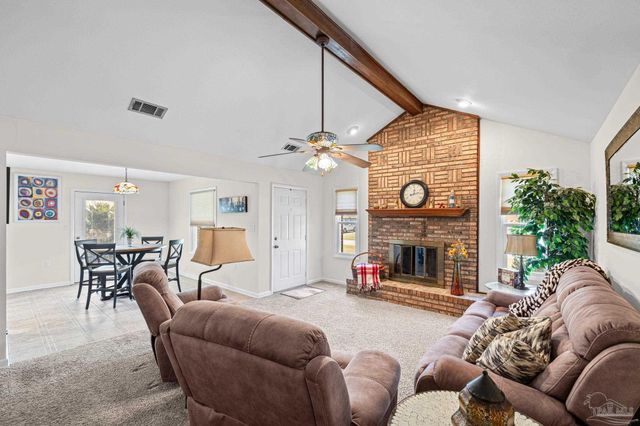2176 Calle De Cantabria, Navarre, FL 32566