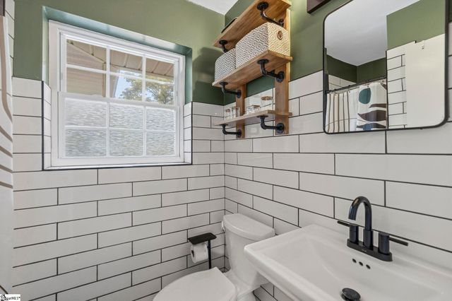 204 Hermitage Road, Greenville, SC 29615