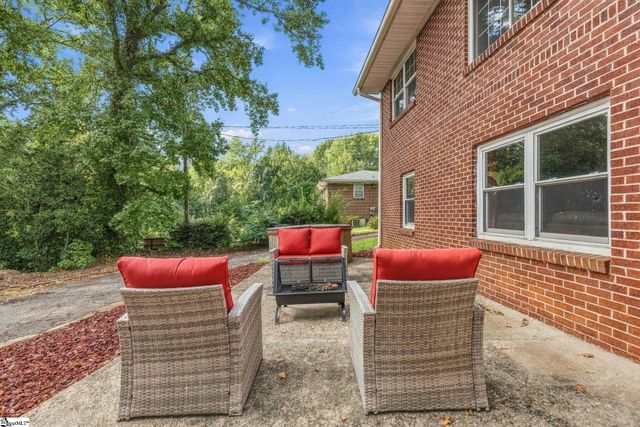 204 Hermitage Road, Greenville, SC 29615