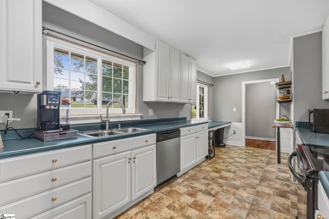204 Hermitage Road, Greenville, SC 29615