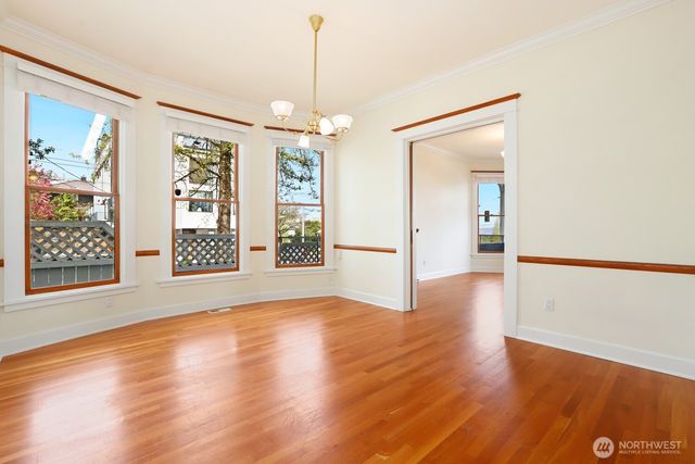 137 23rd Avenue E, Seattle, WA 98112