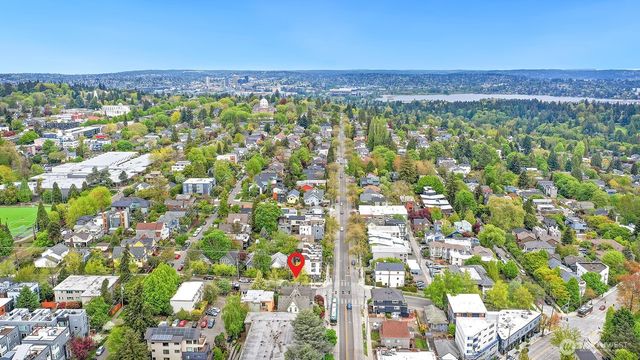 137 23rd Avenue E, Seattle, WA 98112