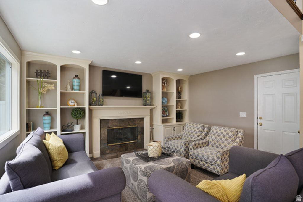 Image 12 of property listing at 9763 S CHYLENE DR, Sandy, UT 84092