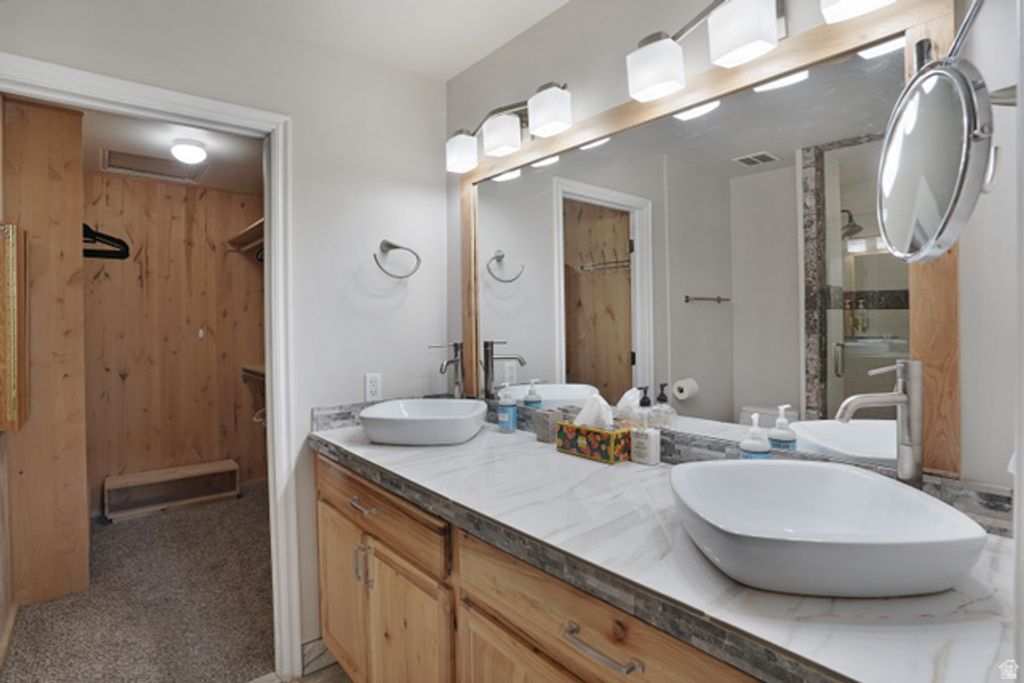 Image 20 of property listing at 9763 S CHYLENE DR, Sandy, UT 84092