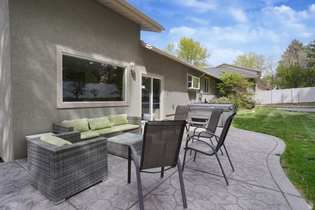 Image 27 of property listing at 9763 S CHYLENE DR, Sandy, UT 84092