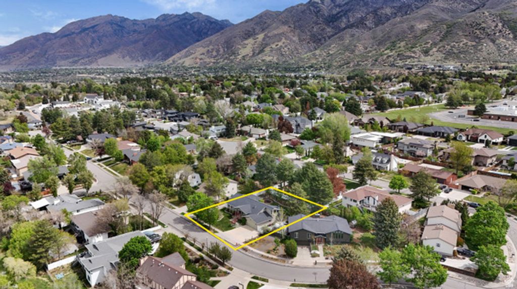 Image 30 of property listing at 9763 S CHYLENE DR, Sandy, UT 84092