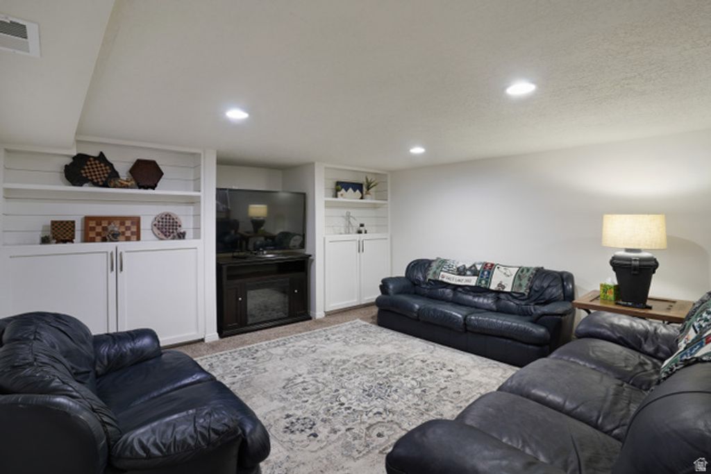 Image 34 of property listing at 9763 S CHYLENE DR, Sandy, UT 84092