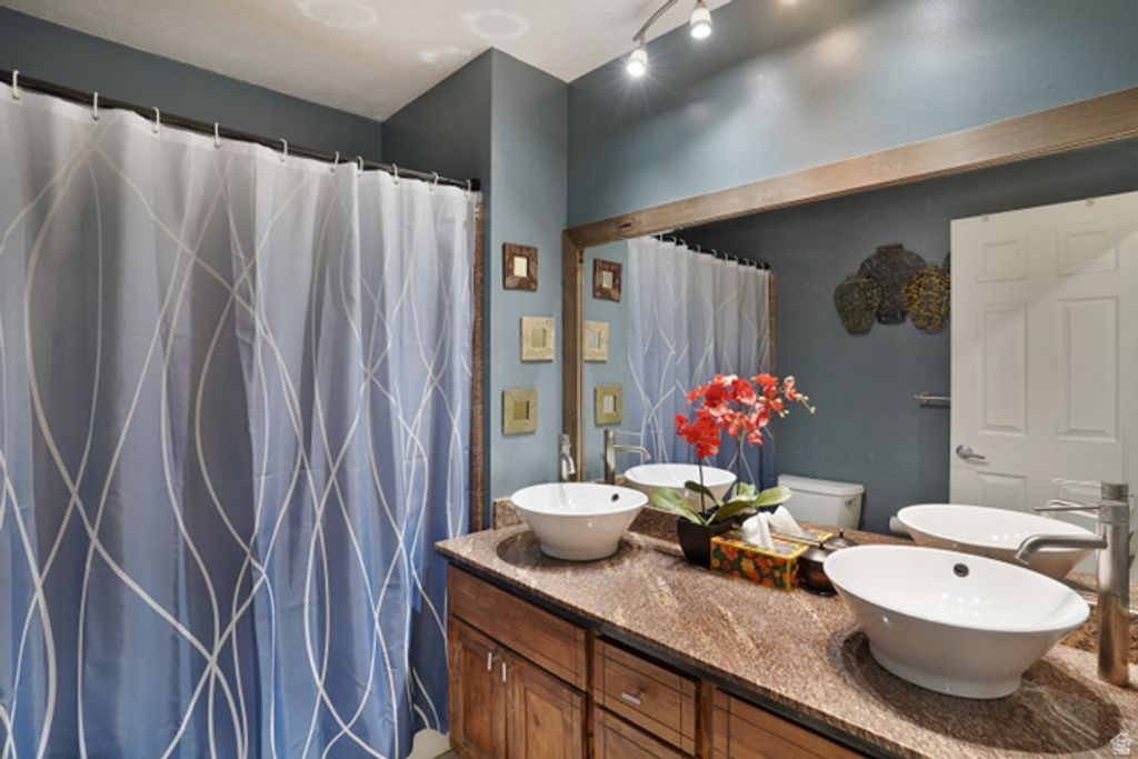 Image 43 of property listing at 9763 S CHYLENE DR, Sandy, UT 84092
