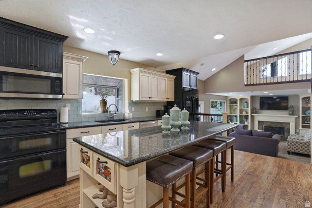 Image 10 of property listing at 9763 S CHYLENE DR, Sandy, UT 84092
