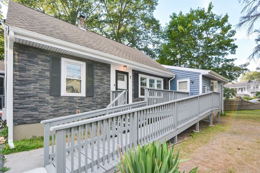 7 Maple Street, Burlington, MA 01803
