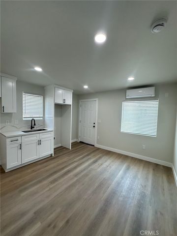 8939 Elizabeth E, South Gate, CA 90280