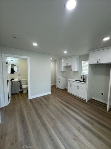 8939 Elizabeth E, South Gate, CA 90280