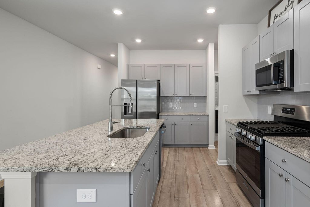 Image 16 of property listing at 185 Lucky Day Drive, Summerville, SC 29486