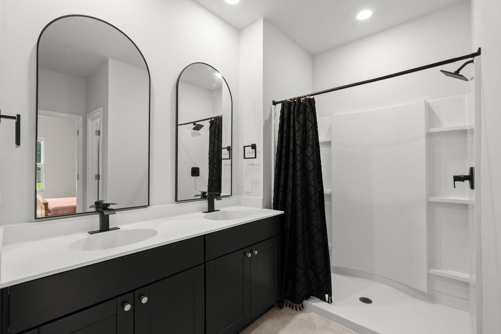 Image 25 of property listing at 185 Lucky Day Drive, Summerville, SC 29486