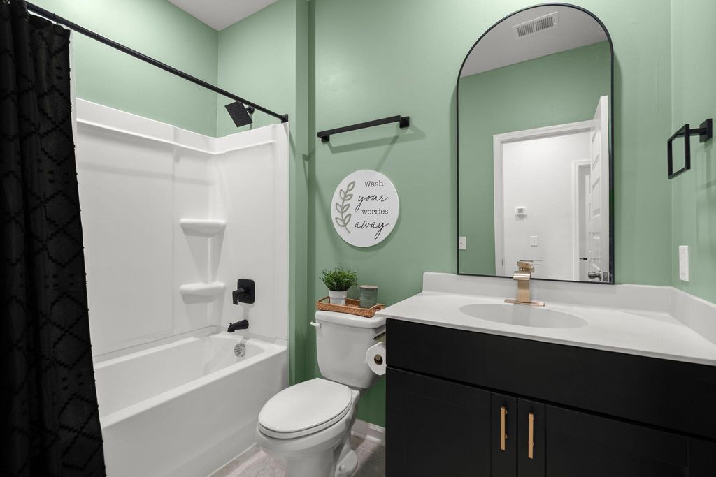 Image 30 of property listing at 185 Lucky Day Drive, Summerville, SC 29486
