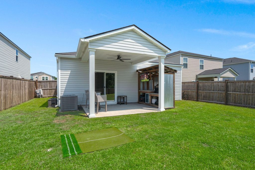 Image 33 of property listing at 185 Lucky Day Drive, Summerville, SC 29486