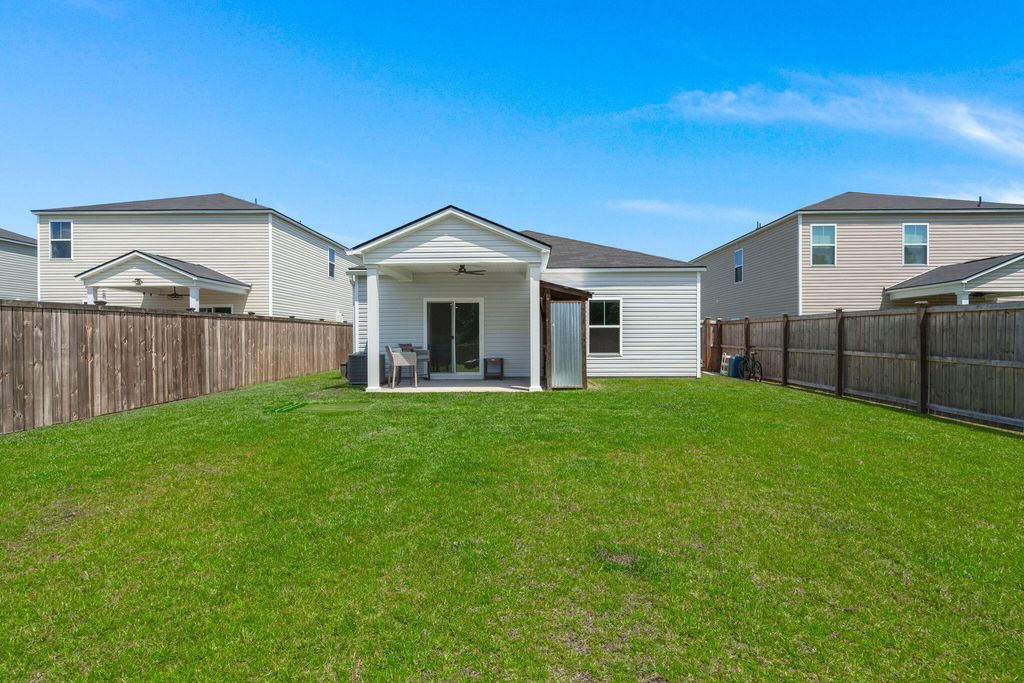 Image 34 of property listing at 185 Lucky Day Drive, Summerville, SC 29486