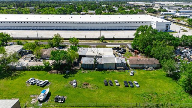 11918 N Houston Rosslyn Road, Houston, TX 77086