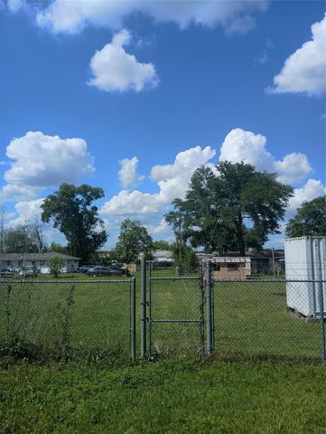 11918 N Houston Rosslyn Road, Houston, TX 77086