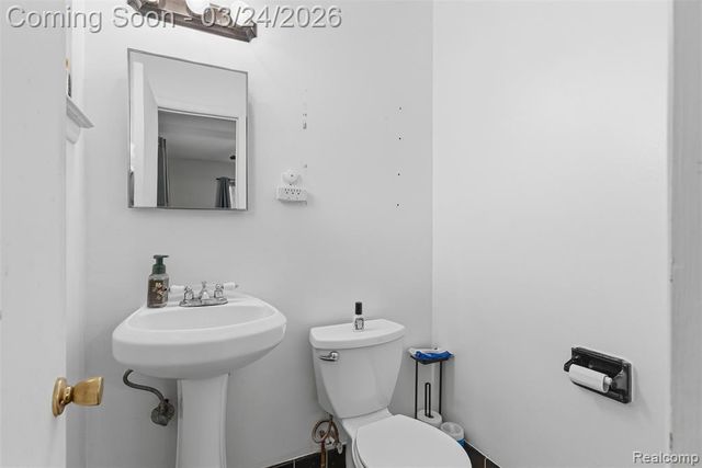 716 Joyceil Drive, Waterford, MI 48328