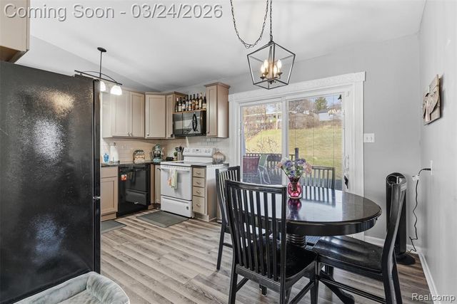 716 Joyceil Drive, Waterford, MI 48328