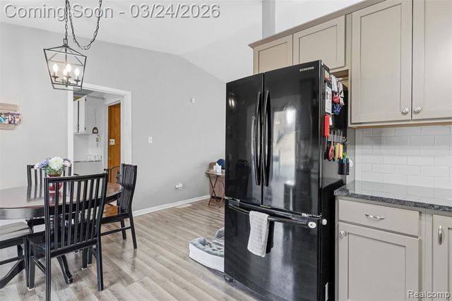 716 Joyceil Drive, Waterford, MI 48328