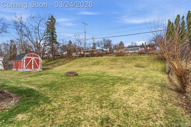 716 Joyceil Drive, Waterford, MI 48328