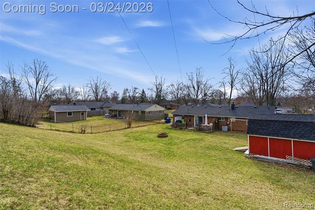 716 Joyceil Drive, Waterford, MI 48328