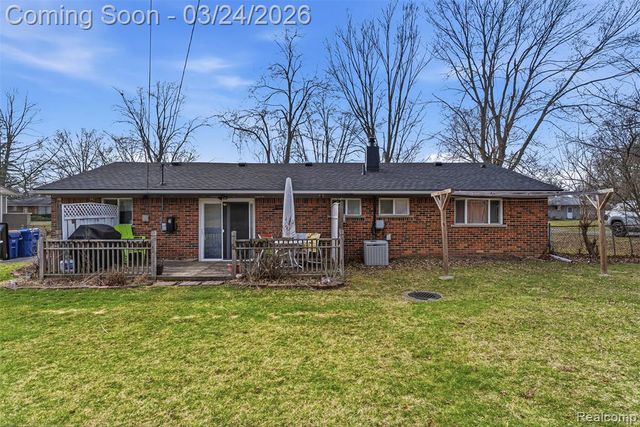 716 Joyceil Drive, Waterford, MI 48328