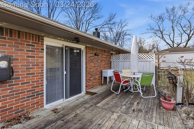 716 Joyceil Drive, Waterford, MI 48328