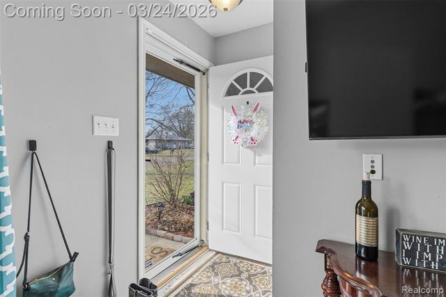 716 Joyceil Drive, Waterford, MI 48328