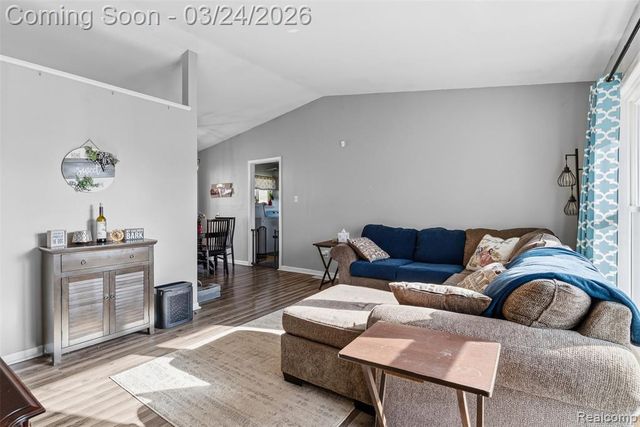 716 Joyceil Drive, Waterford, MI 48328