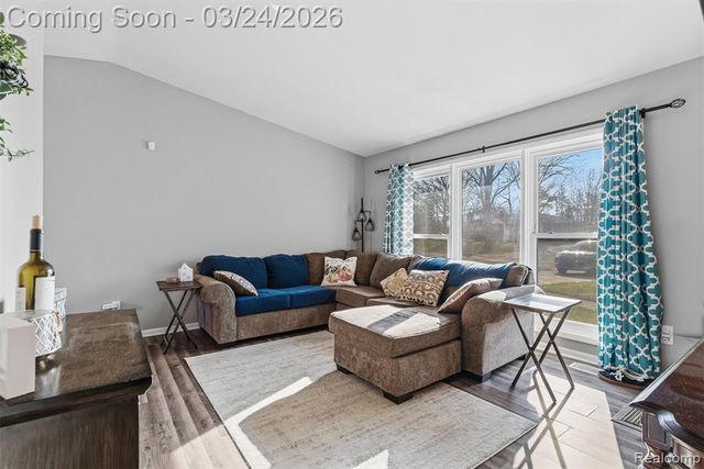 716 Joyceil Drive, Waterford, MI 48328