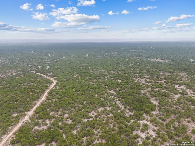 87 Mutt Road, Brackettville, TX 78832