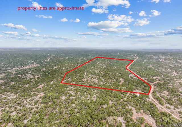 87 Mutt Road, Brackettville, TX 78832