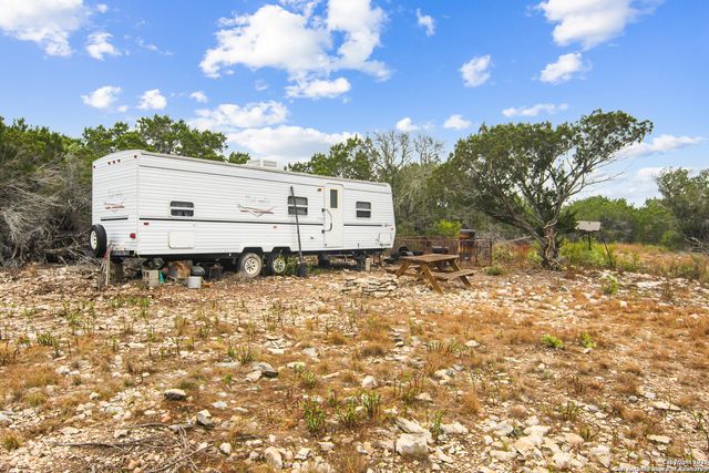 87 Mutt Road, Brackettville, TX 78832