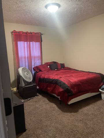1376 Constitution Dr, Clarksville, TN 37042
