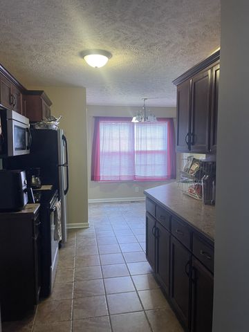 1376 Constitution Dr, Clarksville, TN 37042