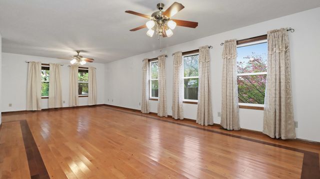 412 W 14th Street, Mountain Grove, MO 65711