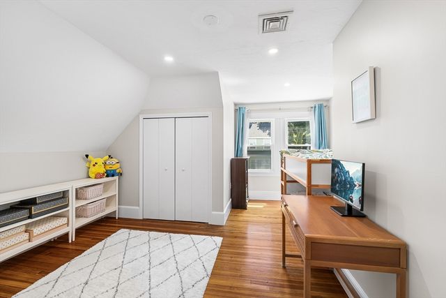 7 Harriet Ave 2, Belmont, MA 02478